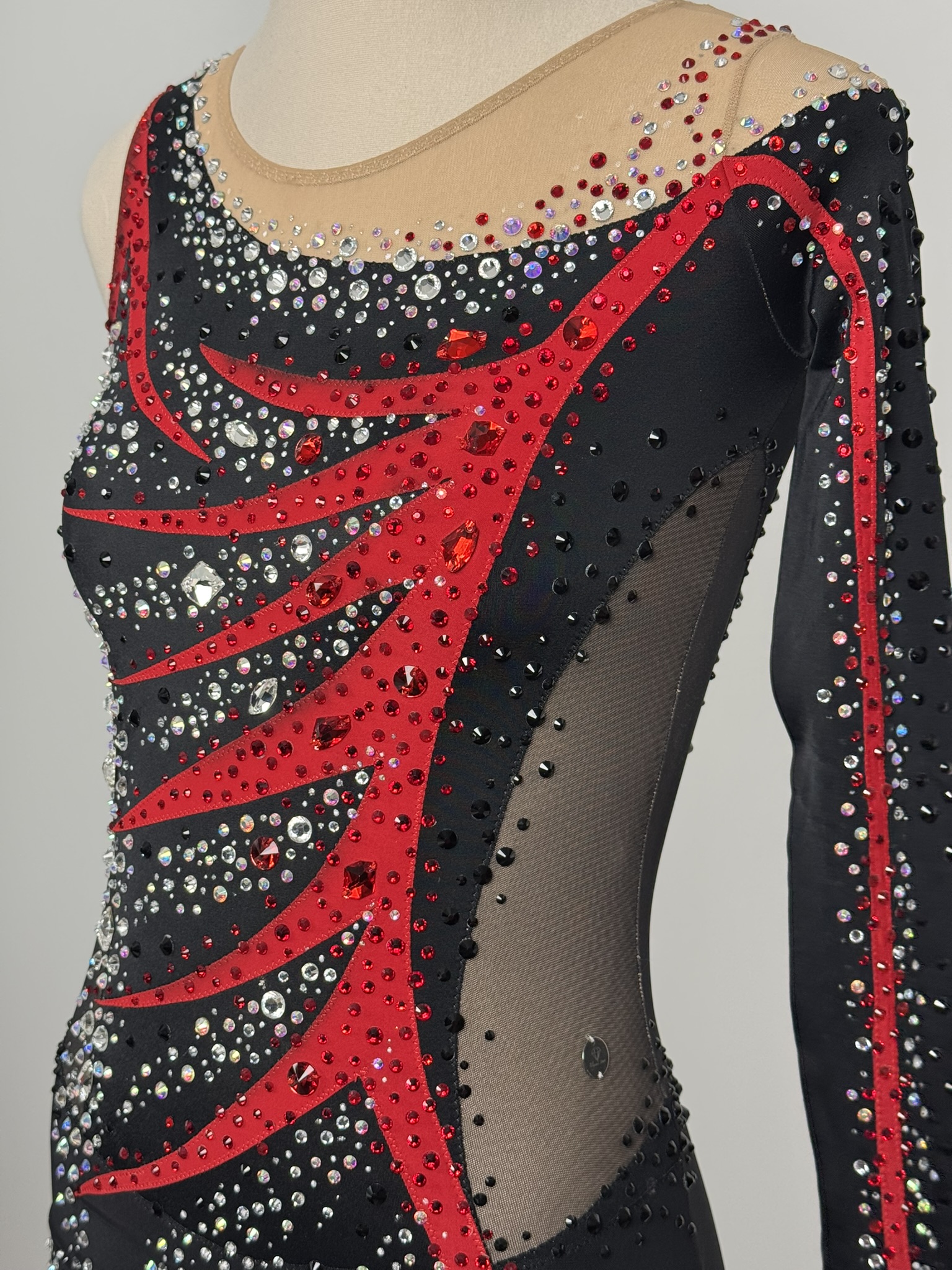 justaucorps GR noir &amp; rouge, Elégance strass, vue du côté droit, 12-14A